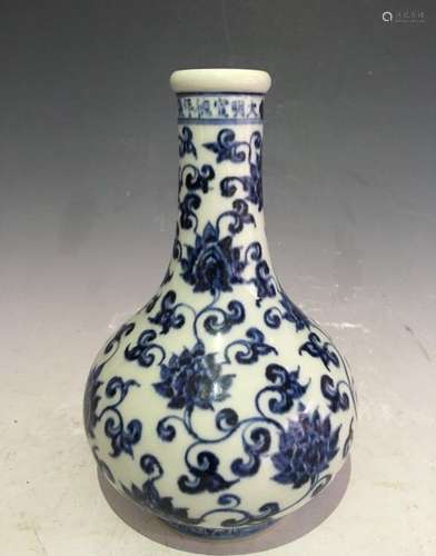 Chinese Blue/White Porcelain Vase, Marked