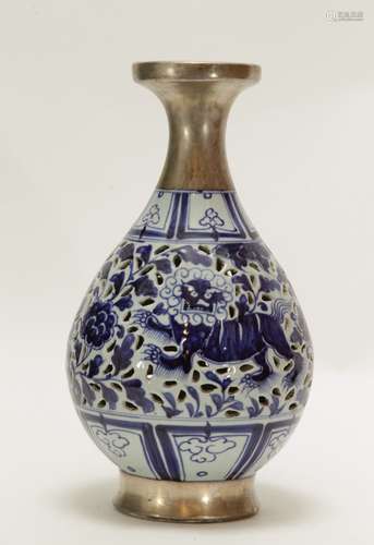 Chinese Blue/White Porcelain Vase