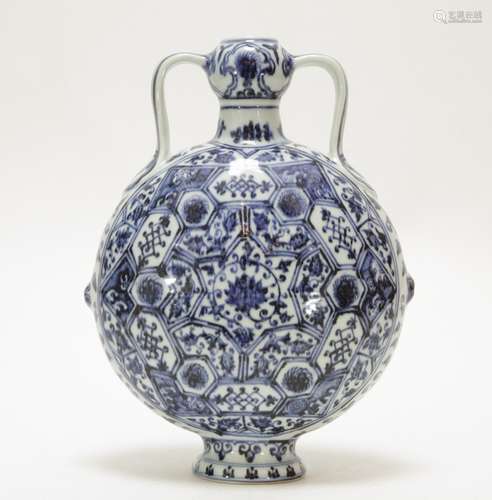 Chinese Blue/White Porcelain Vase