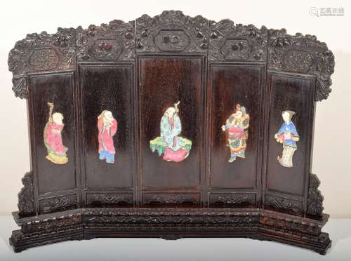 Rosewood screen. China. 19th century. Finely carved.