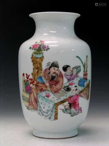 Chinese Famille Rose Porcelain Jar, Hongxian Mark.