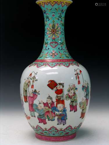 Chinese Famille Rose Porcelain Vase, Daoguang Mark.