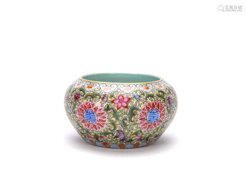 Chinese Famille Rose Porceain Bowl.