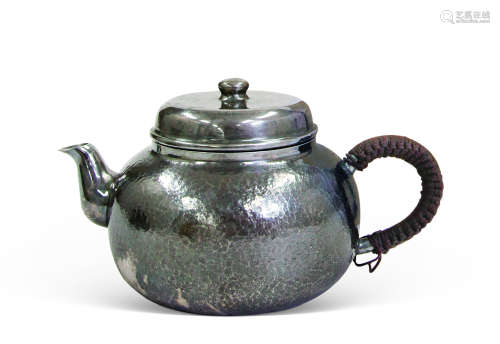 银茶壶