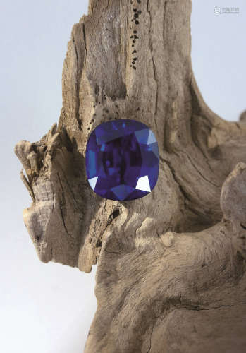 斯里兰卡产皇家蓝蓝宝石裸石
