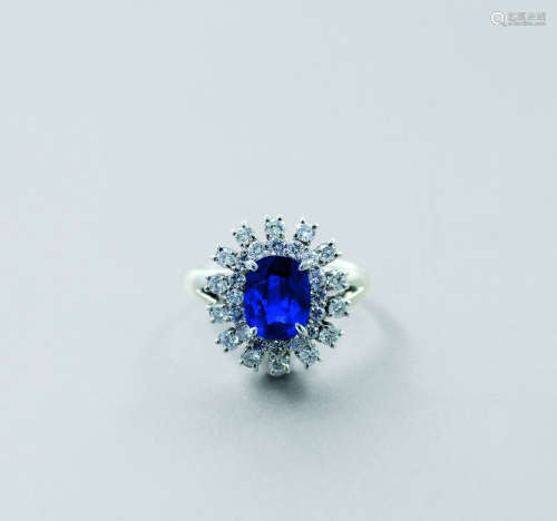 铂金斯里兰卡产皇家蓝蓝宝石钻石戒指