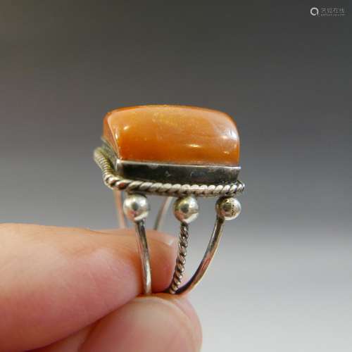 BEAUTIFUL STERLING SILVER BUTTERSCOTCH AMBER RING