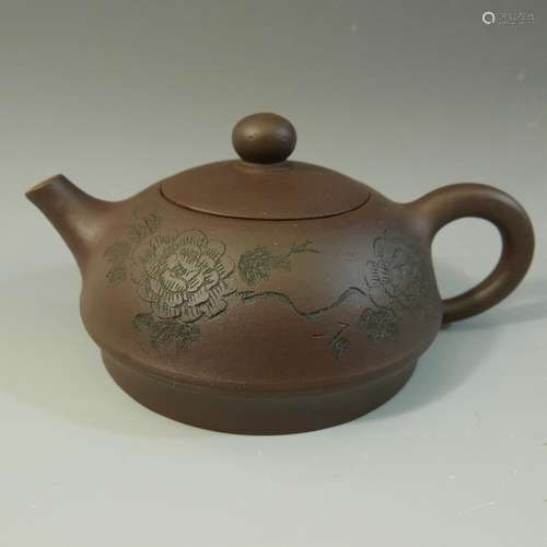 ANTIQUE CHINESE YIXING ZISHA TEAPOT