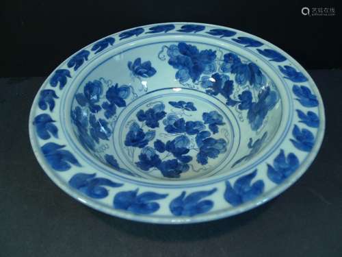 RARE ANTIQUE CHINESE BLUE WHITE PORCELAIN BOWL - 18TH CENTURY