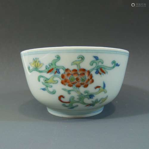 ANTIQUE CHINESE DOUCAI PORCELAIN CUP YONGZHENG MARK & PERIOD