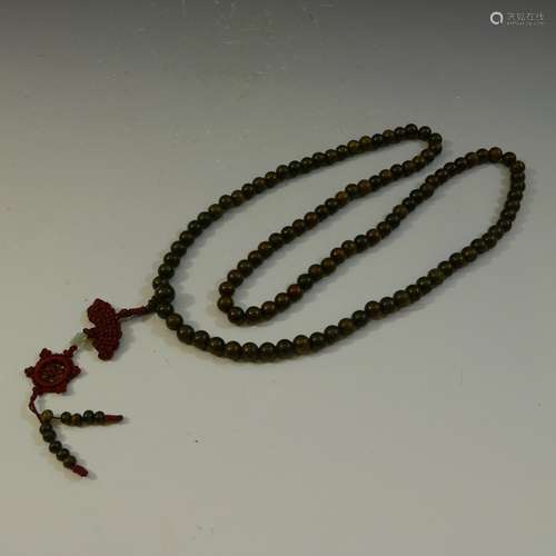 CHINESE SANDALWOOD BEADS NECKLACE