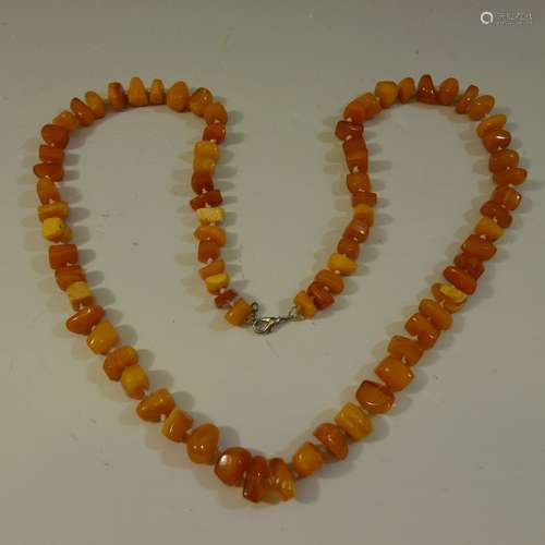 CHINESE BUTTERSCOTCH AMBER NECKLACE