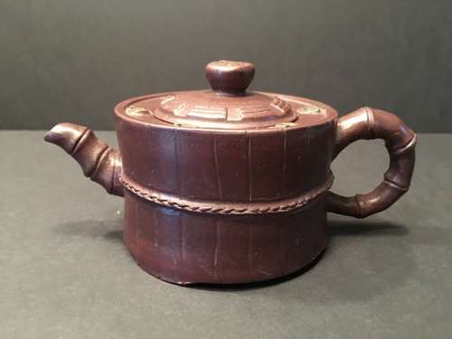 A Fine Chinese Yixing Zisha Teapot, Marked by Gu Jing Zhou