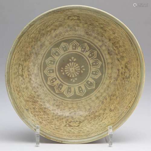 ANTIQUE Chinese Celadon Light Grey Glaze Bowl, SONG period. 6 3/4