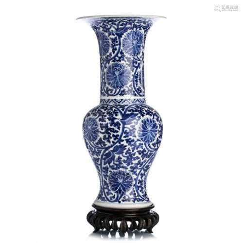 ANTIQUE Chinese Blue and White Ren Ren Vase, 47 cm high, Qing period