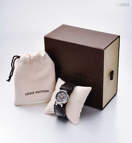 Louis Vuitton Tambour Q1211 钢石英女装腕表