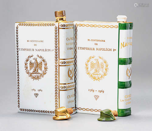 CAMUS Bi-Centenaire Napoleon 1969 Book Decanter 2.PIC