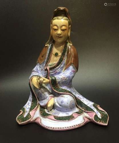 Chinese Famille Rose Porcelain Guanyin