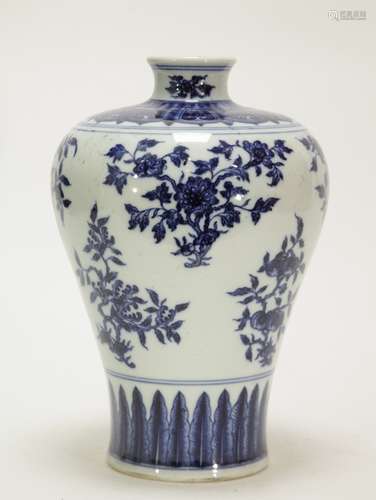 Chinese Blue/White Porcelain Floral Vase