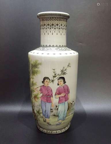 Chinese Famille Rose Porcelain Vase