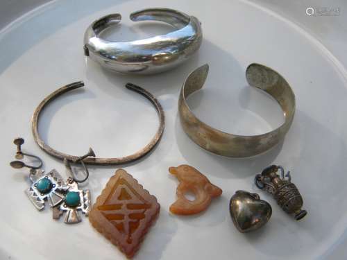 Lot of Bracelet, jade, pendants and earring