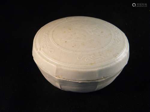 ANTIQUE CHINESE SONG DYNASTY WHITE GLAZED BOX