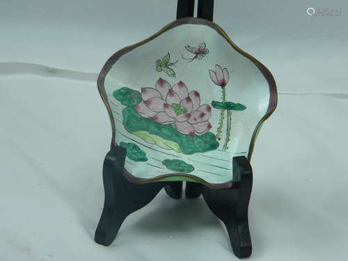 CHINESE ANTIQUE ENAMEL LOTUS PLATE