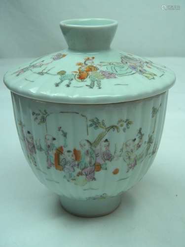 ANTIQUE CHINESE FAMILLE ROSE COVERED BOWL