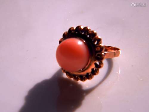 Antique 14K Rose Gold Red Coral Ring