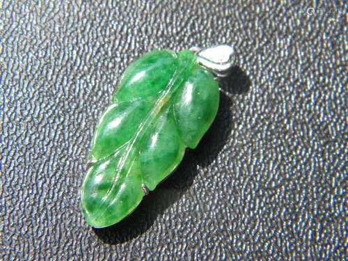 18K Gold Diamond Green Jadeite Leaf Pendant