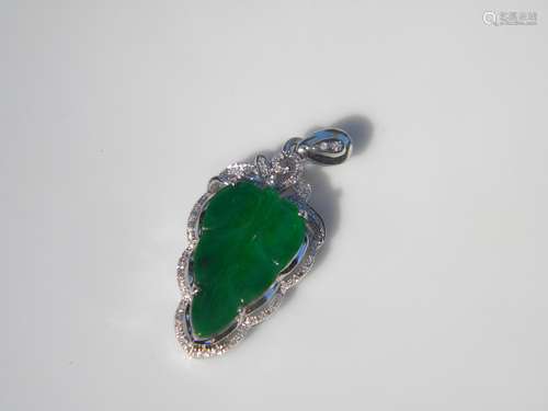 18K Gold Diamond Natural Green Jadeite Pendant