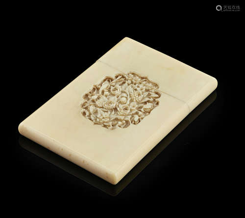 Y CARVED IVORY CARD CASE LATE QING DYNASTY