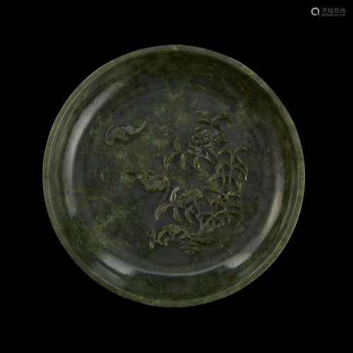 FINE SPINACH JADE 'BAT AND LOTUS' DISH QINALONG PERIOD