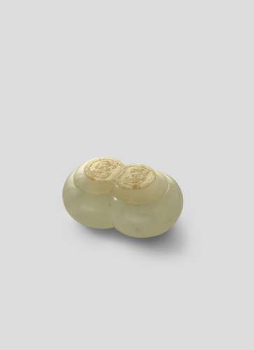 A FINE SMALL CHINESE WHITE JADE SHUANG LIAN BOX AND COVER