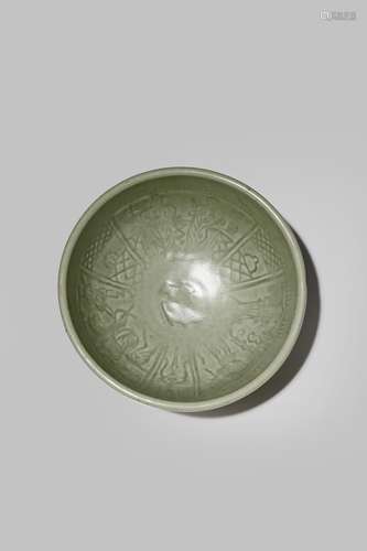 *A CHINESE LONGQUAN CELADON BOWL