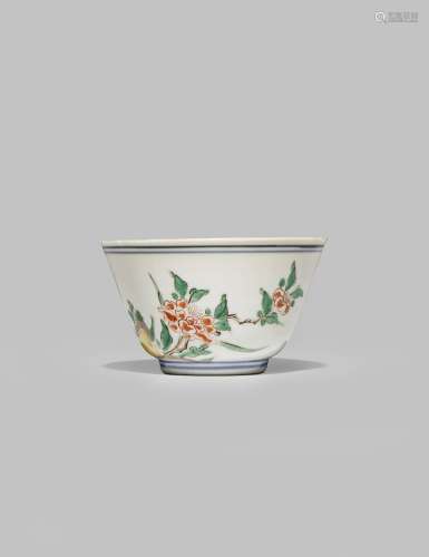 A SMALL CHINESE WUCAI BOWL