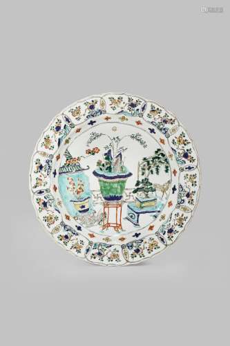 A LARGE CHINESE FAMILLE VERTE DISH