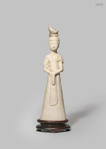 A CHINESE POTTERY FIGURE OF A LADY