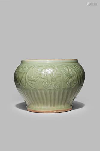 A CHINESE LONGQUAN CELADON GUAN