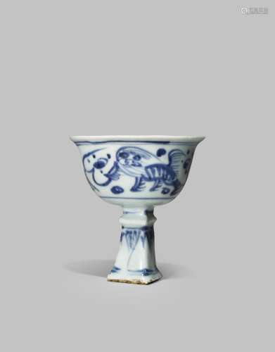 A CHINESE BLUE AND WHITE STEM BOWL