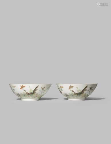 *A PAIR OF CHINESE FAMILLE ROSE BUTTERFLY BOWLS