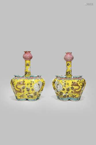 A PAIR OF CHINESE 'DOWAGER EMPRESS' STYLE TULIP VASES