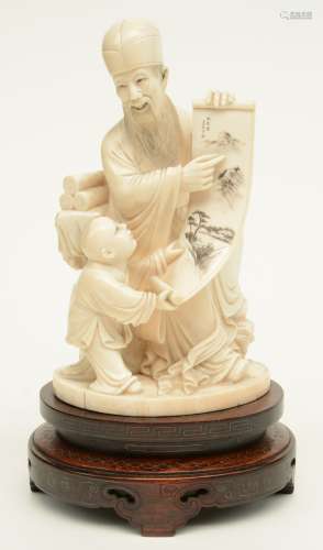 A late Qing dynasty ivory sculpture depicting a sage and his young pupil, refined scrimshaw decoration, H 23,4 cm (with base) / H 18,2 cm (without base) cm - Weight: ca. 835 g (without base)