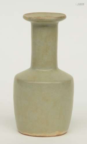 A Chinese celadon vase, H 19,5 cm