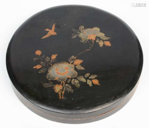 A Chinese gilt lacquered sweet meat box with a set of seven mille-fleurs decorated dishes and a matching embroidered cushion, Diameter 32 cm
