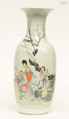A Chinese famille rose vase, overall decorated with an animated scene, H 58,5 cm