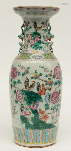 A Chinese famille rose vase, overall decorated with cockerels, 19thC, H 61,5 cm (minor chip on the rim)