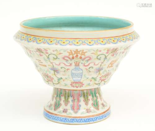 A Chinese famille rose stem cup, decorated with symbols and floral motifs, marked Daoguang, first half 19thC, H 14,5 cm - Diameter 18,5 cm