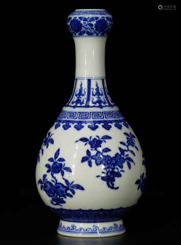 Chinese Blue/White Porcelain Vase