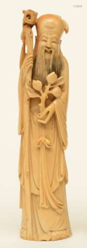 A Chinese ivory sculpture depicting Shou Xing, marked, late 19thC, H 26,5 cm, Weight: ca. 523 g